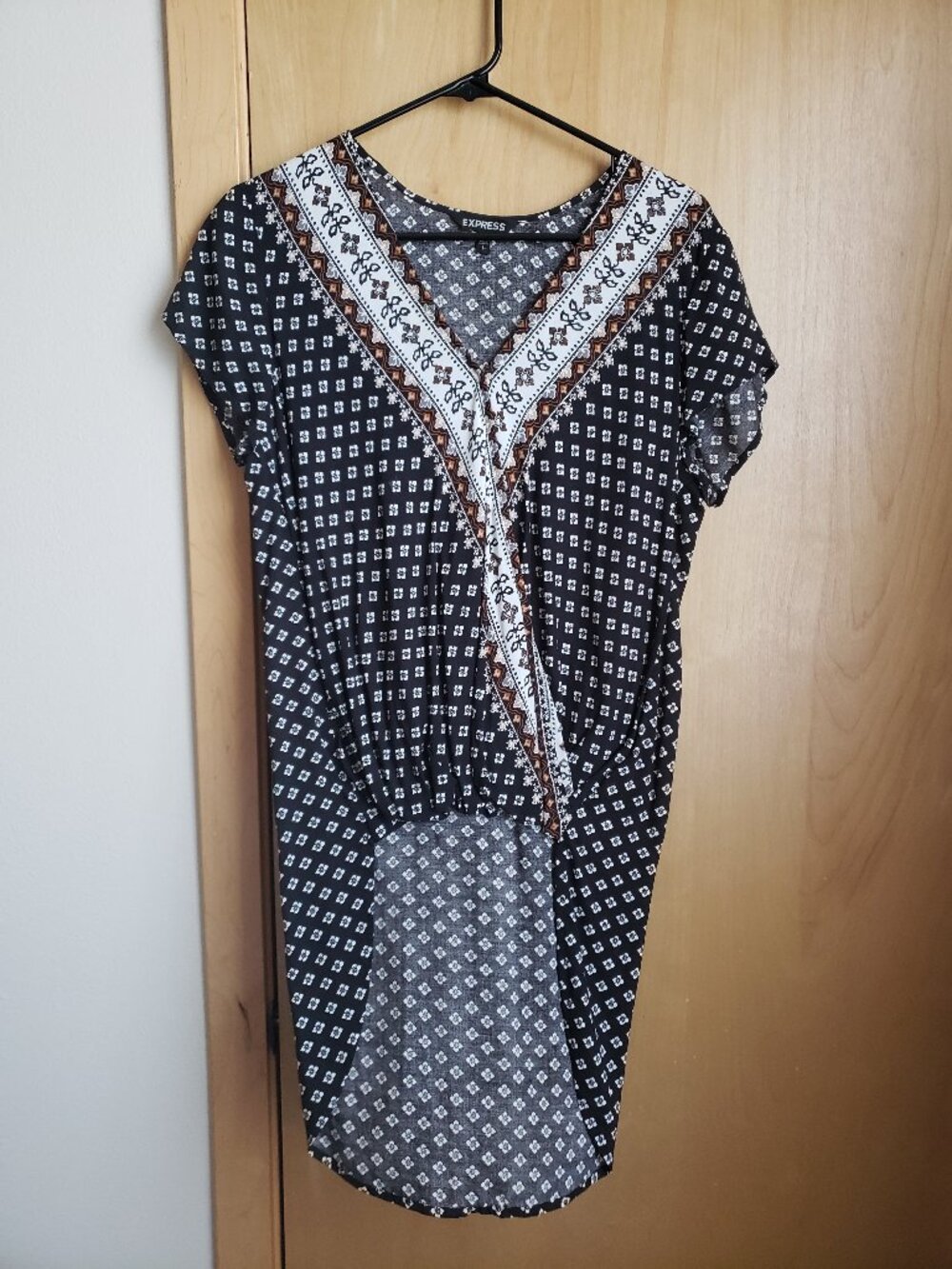 Express Flowy Black V-neck Top with High-Low Hem Small